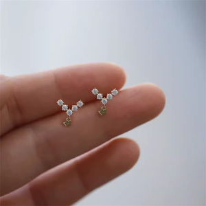 ROXI Boucles d'oreilles en argent sterling 925 en forme de V entièrement incrustées de zircon, petites étoiles mignonnes, pour femmes, clous d'oreilles S925 - Product Image 5