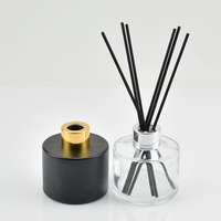 Bouteille diffuseur de couleur personnalisée de luxe vide rechargeable ambre mat noir givré bouteille diffuseur de roseau en verre avec désodorisant en bâton