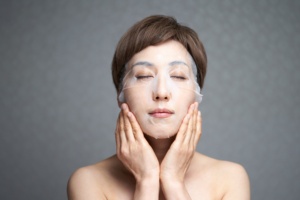 Efecto refrescante de Manzanilla, máscara de luz de plumas, tela infundida de aloe, máscara de rescate solar portátil - Product Image 3