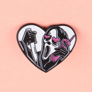 Pin de Esmalte con Forma de Corazón de Ghostface, Broche de Película de Terror - Product Image 2
