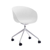 Fauteuil de salon de bureau pivotant à bras en plastique blanc nordique avec roulettes, design moderne extérieur