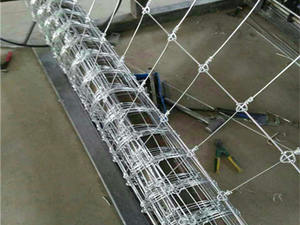 XG Clôture classée fortement galvanisée Clôture en fil rural à haute résistance de calibre lourd Clôture pour bétail Bétail Cheval Mouton Clôture pour animaux de ferme - Product Image 5