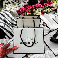 Çevre Dostu Geri Dönüşümlü Malzemelerden Üretilmiş Kaplamalı Kağıt Özel Logo Serigrafi Baskılı Mıknatıslı Kapatmalı Lüks Hediye Çantaları Mücevherler İçin Kurdeleli