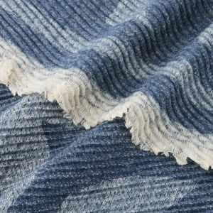 Bufanda de poliéster gruesa de invierno, con diseño floral de hojas entrelazadas y logotipo personalizado, para mujer. - Product Image 2