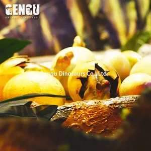 Éclosion de dinosaure d'intérieur en fibre de verre très attrayante pour les espaces publics de garderie scolaire comme les centres commerciaux et les aéroports - Product Image 1