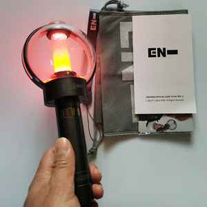 แท่งไฟอะคริลิควงบีทีเอส แท่งไฟเคป๊อป รับผลิตแบบ OEM&ODM ออกแบบโดยมืออาชีพ สำหรับงานคอนเสิร์ต งานปาร์ตี้ และงานแต่งงาน - Product Image 4