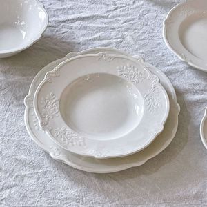 Piatto da Dessert in Ceramica Rotondo con Bordo in Pizzo Francese Vintage, Smaltato, Adatto al Microonde, Stile Retrò - Product Image 3