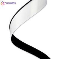 Conception de flèche de bobine en aluminium à revêtement de couleur de 6cm à bord plié simple pour bandes lumineuses à LED Découpe personnalisée pour les décorations de parc d'entreprise