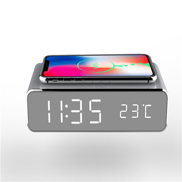 2022 New Arrivals Temperature Display Smart Phone Wireless Charging Alarm Clock Qi Wireless Charger Digital Table Clock