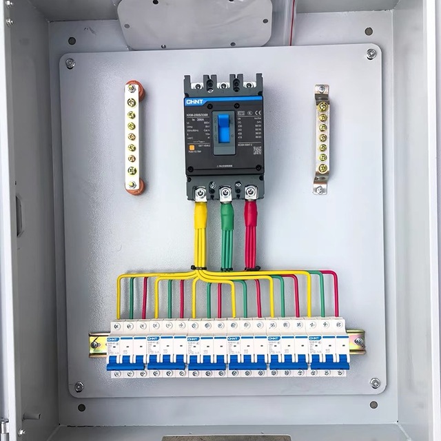 Customized Complete Set Power Distribution Box Strong Current Three-Phase Four-Wire Lighting Equipment IP65 Rated 220A 125V