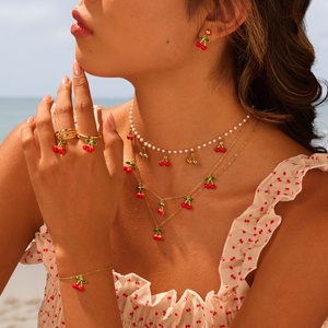 Set di Gioielli Raffinati per Ragazze con Grazioso Elemento Frutta Smaltato, Collana e <span class=keywords><strong>Orecchini</strong></span> a Ciliegia, Bracciale e Anelli in Acciaio Inossidabile, Impermeabili - Product Image 2