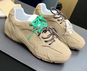 รองเท้าลำลอง Miu คุณภาพสูง ดีไซน์แฟชั่นสำหรับผู้หญิง รุ่น 9060 ระบายอากาศได้ดี สวมใส่สบาย เหมาะสำหรับเล่นเทนนิส - Product Image 4