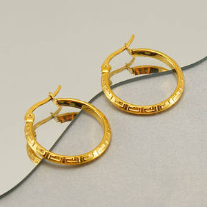 Kaliteli Anti oksidasyon 18K altın büyük yuvarlak çember geometrik Snap küpe basit paslanmaz çelik küpe toptan - Product Image 3