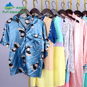 <span class=keywords><strong>Compra</strong></span> al por Mayor de Ropa de Dormir de Seda Usada, Vestidos de Seda de Segunda <span class=keywords><strong>Mano</strong></span> de Primera Calidad para Mujer, Tallas Variadas para la Tienda Uaky - Product Image 2