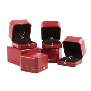 Boîte à bijoux en cuir PU avec logo personnalisé, boîte de présentation de bijoux de luxe pour mariage, boîte de rangement pour boucles d'oreilles et colliers - Product Image 5