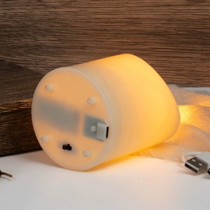 Lot de 5 bougies sans flamme à télécommande, rechargeables, à piles, à <span class=keywords><strong>longue</strong></span> durée de vie, en cire véritable, LED, USB, en forme de pilier - Product Image 4