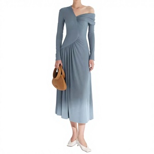 <span class=keywords><strong>Abito</strong></span> da donna di alta qualità, casual, con inserti irregolari e arricciature, personalizzato, elegante, a spalle scoperte, <span class=keywords><strong>in</strong></span> <span class=keywords><strong>maglia</strong></span>, sfumato e <span class=keywords><strong>plissettato</strong></span> - Product Image 1