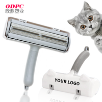 Rouleau de nettoyage auto-nettoyant en plastique de qualité supérieure pour enlever les poils d'animaux, brosse à peluches, outil de toilettage pour chats et chiens