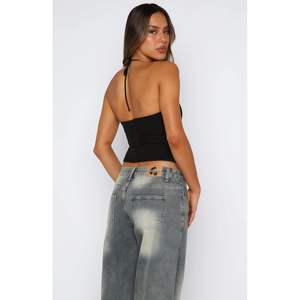 Haut court dos nu pour femme en spandex et polyester respirant, avec détail lacé au dos - Product Image 1