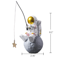 Maison moderne Décoration de salon Bureau créatif Décoration de bureau Artisanat Cadeau d'anniversaire Statue d'astronaute Figurines