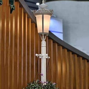 Lampadaires de cour de style européen de luxe avec paniers de fleurs des deux côtés, lampes décoratives de jardin à LED électriques - Product Image 2
