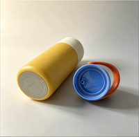 Bouteille d'eau portable en acier inoxydable isolée avec logo personnalisé, poignée en silicone et bec verseur rabattable pour le sport et les voyages