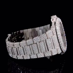 Reloj de Pulsera con Diamantes Moissanite de Alta Gama, Precisión en la Medición del Tiempo y Durabilidad para Uso Diario en la Oficina, Disponible para la Venta - Product Image 4