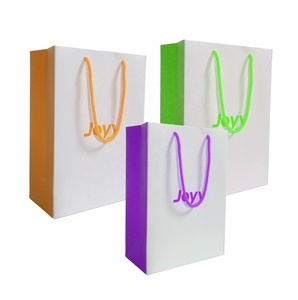 2025 personnalisé logo impression boutique kraft cadeau sac en papier couché avec poignée en corde épicerie beauté sac à provisions - Product Image 1
