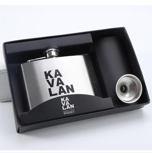 Gourde isotherme en acier inoxydable de 7 oz avec entonnoir, coffret cadeau en métal pour hommes et femmes, idéal pour les mariages et les fêtes - Product Image 1