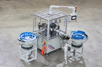 Machine pliante automatique de fermeture de bouchon de bouteille d'huile de lotion cosmétique de maquillage