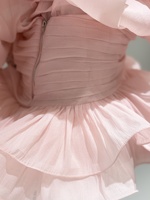 OUDINA Fashion Wholesale Boutique Robe en dentelle élégante à deux pièces, à taille élastique et à superpositions irrégulières, Robes décontractées pour femmes