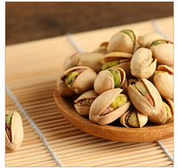 Geselecteerde ongebleekte gezonde notensnacks, hoogwaardige gepelde geroosterde heerlijke pistachenoten, rauwe pistachenoten voor consumptie