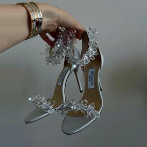 Nouveauté Été 2026 Europe Amérique – Escarpins Blancs en Cuir Ultrafilm Pointu avec Strass et Boucle à Bride pour Femme - Product Image 3