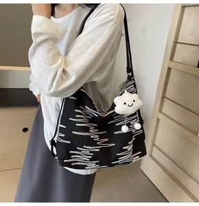 THK0519 Sac de messager à double usage de grande capacité à la mode Sac mignon étanche Sac à bandoulière polyvalent - Product Image 3