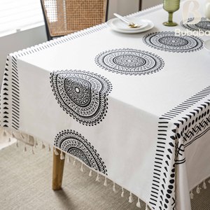 Nappes rectangulaires en coton/lin imprimé géométrique de style américain avec pompons, pour tables basses et usage domestique – Vente en gros Bubaba - Product Image 3