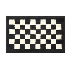 Paillasson d'extérieur géométrique nordique en polypropylène, rectangulaire, antidérapant, lavable en machine, motif à carreaux noir et blanc - Product Image 4