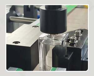 เครื่องบรรจุน้ำหอมอัตโนมัติ 6 หัว พร้อมระบบกดฝา 2 หัว สายการผลิตครบวงจรสำหรับของเหลวเครื่องสำอาง - Product Image 5