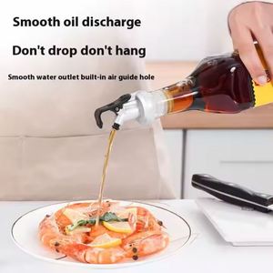 Factory Kitchen Tool Food Grade Plastic Plug With Rubber Lock Leakproof Seal Olive Oil <b>Bottle</b> <b>Stopper</b> Gravy Boats - Product Image 2