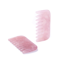 Peigne Gua Sha en Quartz Rose en Gros, Masseur de Cuir Chevelu en Cristal, Peignes Personnalisés en Quartz Rose pour Thérapie SPA Capillaire