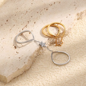 Anillo de Flores de Doble Capa, Anillo Ajustable de Acero Inoxidable, Joyería Floral Elegante para Mujer, Hipoalergénico, Amigable con la Piel - Product Image 1