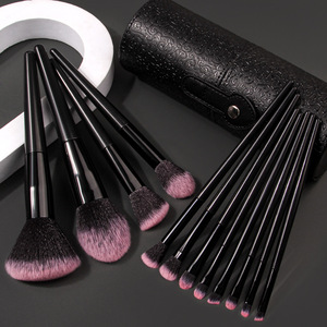 Ensemble <span class=keywords><strong>de</strong></span> pinceaux pour le visage en cheveux synthétiques doux 12 pièces <span class=keywords><strong>avec</strong></span> pinceaux <span class=keywords><strong>de</strong></span> maquillage portables en forme <span class=keywords><strong>de</strong></span> blush angulaire - Product Image 4