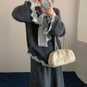 Ensemble 2 pièces en tricot avec nœud perlé pour femme - Pull oversize à bordure en dentelle et jupe longue assortie - Product Image 3