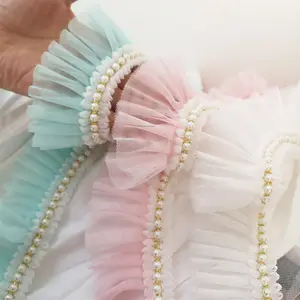 Elegante En Mooie Gesaldeerde Ruches Met Parels Kralenversiering, Perfect Voor Het Aanpassen Van Kinderkleding En Kledingdecoratie