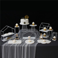 Présentoir de décoration de table de desserts européens, accessoires de décoration de mariage, étagère à gâteaux, support en forme de cœur pour le thé de l'après-midi, table de pause thé