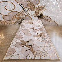 Mosaïque murale de luxe personnalisée en forme de grue, art mural fait main avec correspondance des couleurs de haute précision pour hall d'hôtel et projets haut de gamme