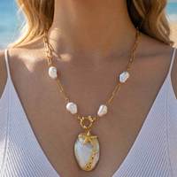 Collier Pendentif Étoile de Mer en Acier Inoxydable Plaqué Or 18 carats avec Perle et Coquille d'Ormeau Style Océan pour Femme
