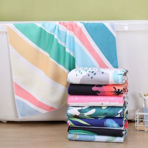 Conception personnalisée de serviettes de bain absorbantes à séchage rapide double face de différents styles avec logo et serviettes de plage - Product Image 6