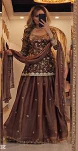 Conjunto de Lehenga Choli de Diseñador para Mujer, Alta Demanda, Seda Fandy Pesada Bordada, Ideal para Bodas y Fiestas, Disponible al Mejor Precio, TENNECY - Product Image 2