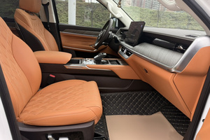 2024 GWM Tank 500 Hi4-T SUV Cinese, Nuovo Veicolo Ibrido Elettrico con Cambio Automatico, Turbo, Interni in Pelle, R19, Guida a Sinistra, Tetto Panoramico Scuro - Product Image 5