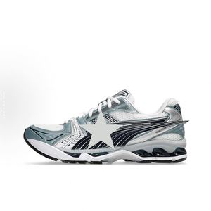 Sneakers de course rétro gris argenté, chaussures de sport respirantes en mesh de luxe pour hommes - Product Image 1